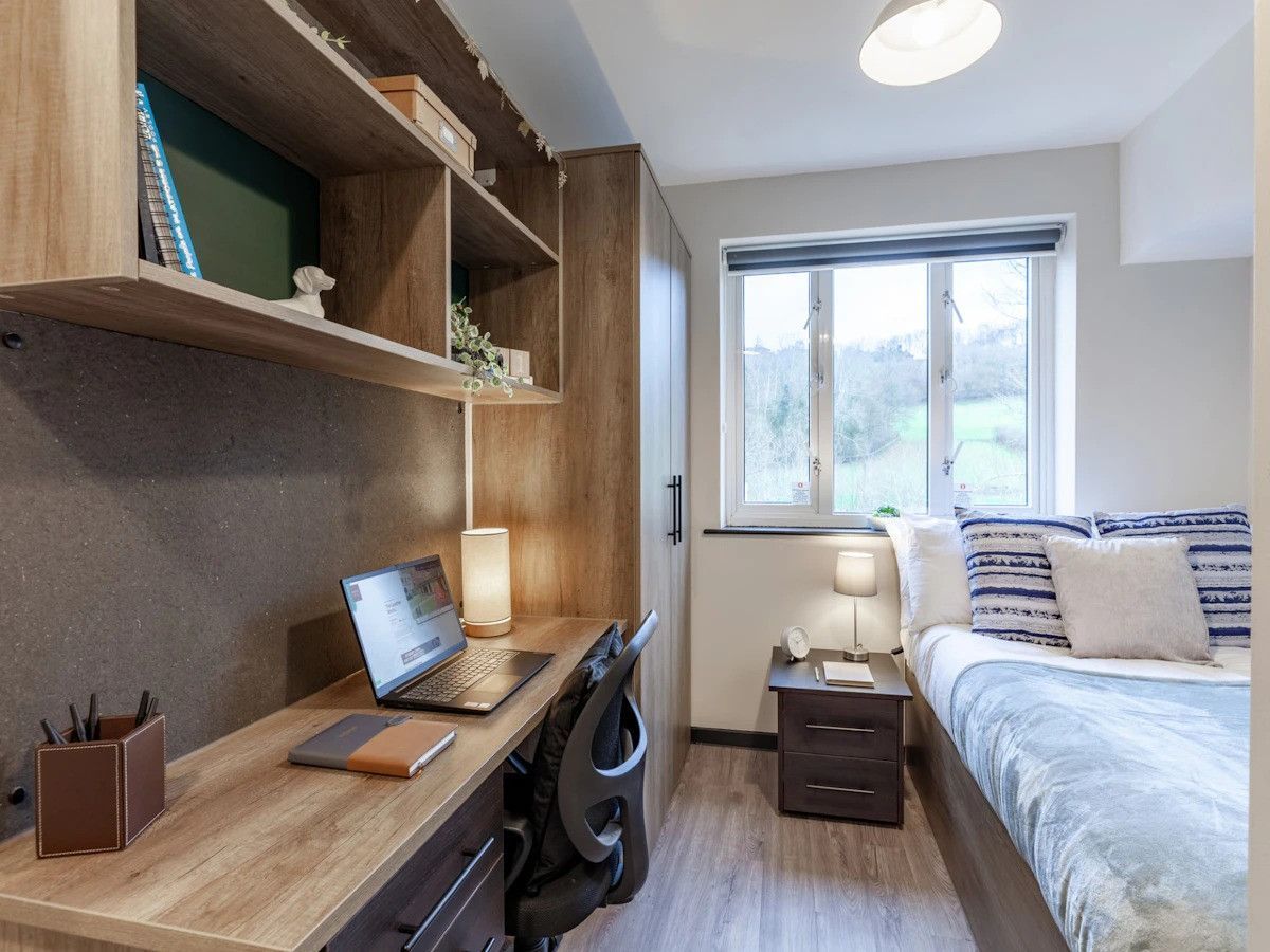 6 Bed Large Ensuite - room